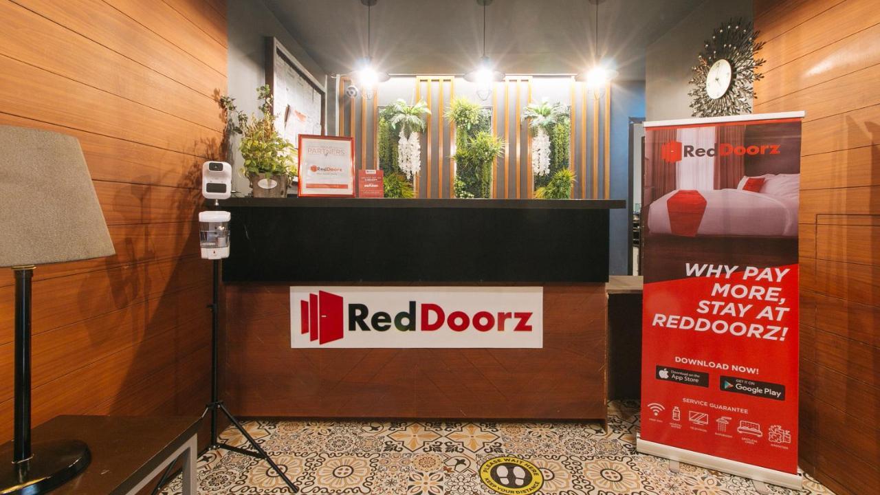 Reddoorz @ Gardenview Hotel Gtower Анхелес Экстерьер фото